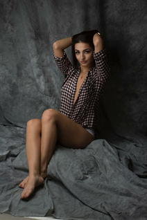 Dame ukrainienne amalia de new york avec Brunette cheveux, âge 34