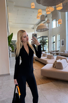 Femme ukrainienne célibataire amina de odesa avec Blond cheveux, âge 19