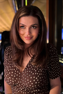 jacksonville bride yana with Dark Brown hair age 34