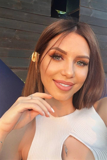 German girl ariana from marburg with Dark Brown hair 23 years old