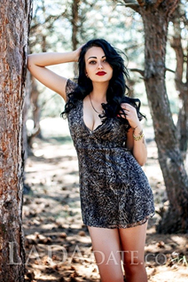 Ukrainian single woman olga from nikolaev with Black hair age 31