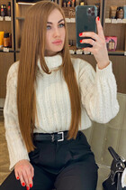 Femme ukrainienne célibataire ella de kiev avec Chatain clairs cheveux, âge 32 photo-1