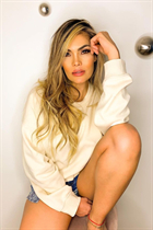 Dating colombian girl chalarka-malagon from bogota with White Grey hair age 52 photo-2