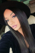 Romanian girl florentina from bucharest with Dark Brown hair 28 years old