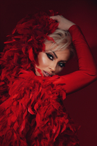 Dating ukrainian girl svetlana from kharkov with Blonde hair age 40