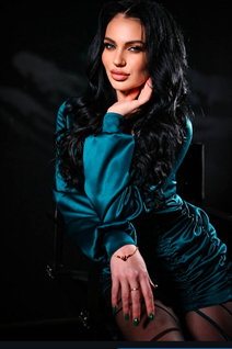 Ukrainian lady natalia from kiev with Black hair age 35