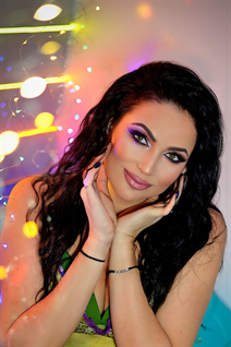 Ukranian bride juliya from kharkov with Dark Brown hair age 40