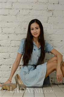 Ukriane bride maria from kharkov with Black hair age 29