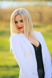 Pretty ukrainian lady marina from vinnitsa with Blonde hair age 33