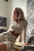 Beautiful Ukrainian girl iryna from kiev with Blonde hair age 28 photo-3