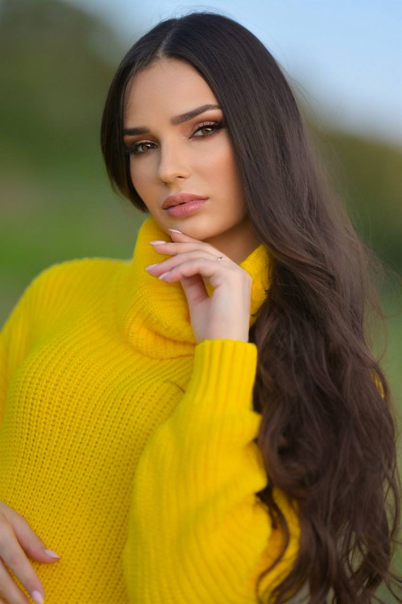 Beautiful Daniela (29 y.o.) from Kishinev with Dark Brown hair - ID ...