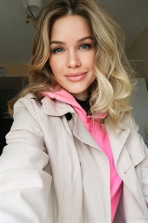 Femme ukrainienne olena de lviv avec Chatain clairs cheveux, âge 31