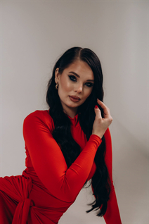 Beautiful single ukrainian woman sofia from khmelnitsky with Dark Brown hair age 22