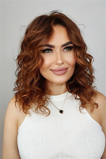Beauté ukrainienne vladislava de kiev  avec Roux cheveux, âge 44