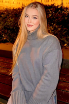 Belle fille ukrainienne diana de cherkassy avec Chatain clairs cheveux, âge 19 photo-5