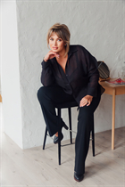 Beautiful ukrainian woman anna from lviv with Light Brown hair age 49 photo-4