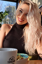 Modelo ucraniana yana de zaporozhye con pelo Rubio y edad 37 photo-9