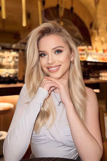 Date Ukrainian women irina from kiev with Blonde hair age 24