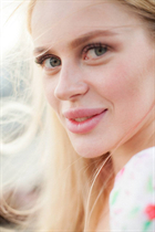 Mariée allemande yelizaveta de munich avec Blond cheveux 25 ans photo-1
