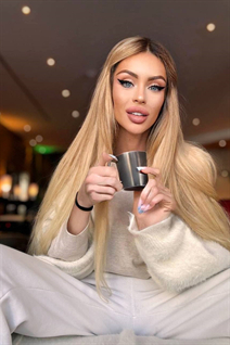Superbe fille ukrainienne zlata de kiev avec Blond cheveux, âge 29