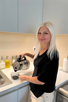 Mariée de dubai lilia avec Blond cheveux, âge 53 photo-7
