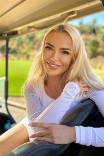 Pretty girl tatiana from barcelona with Blonde hair age 38