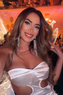 Pretty girl carla from madrid with Light Brown hair age 30