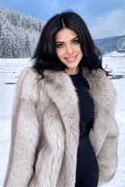 Ukranian bride iryna from london with Black hair age 26 photo-6