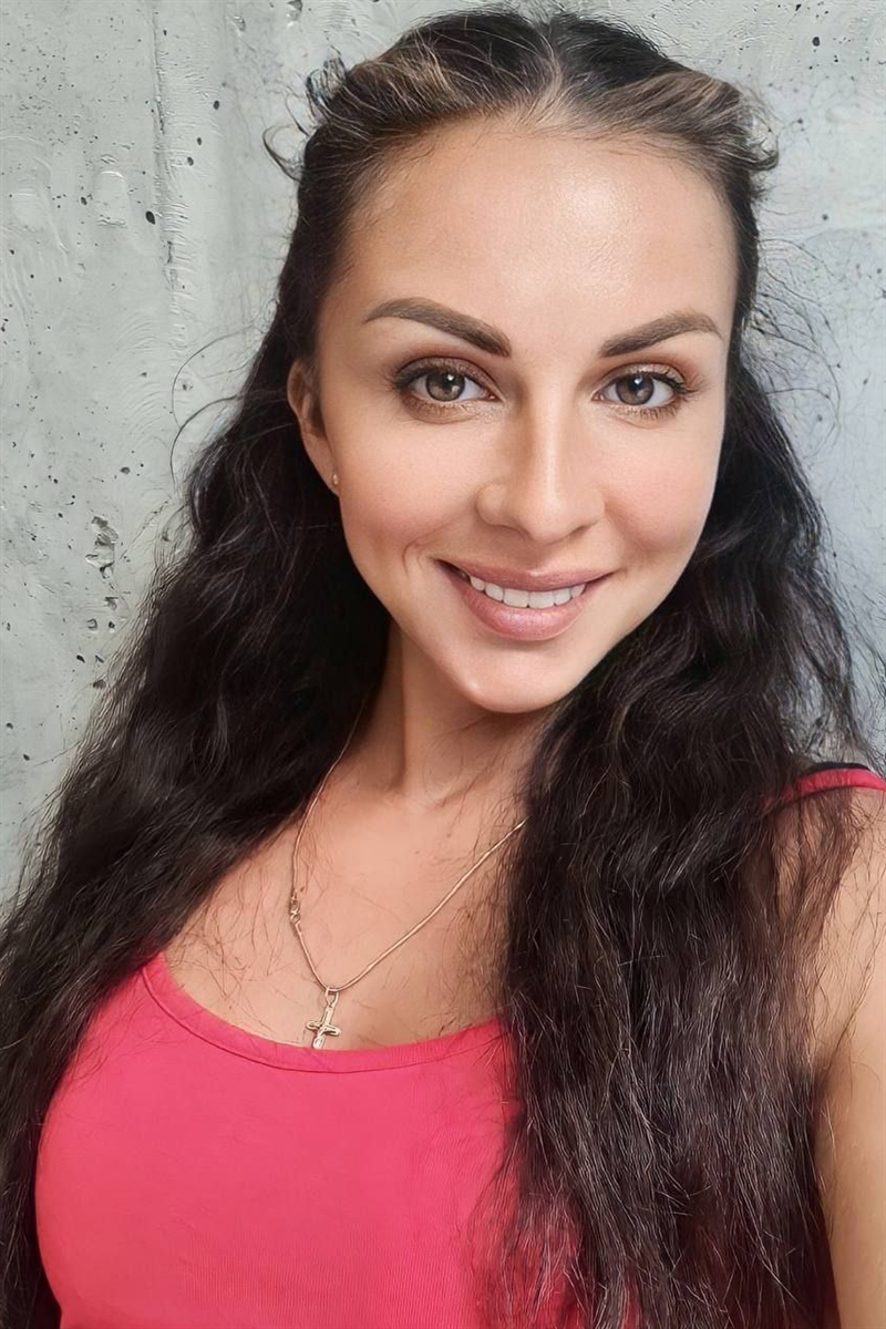 Gorgeous Tatiana 39 Yo From Kiev With Dark Brown Hair Id 322320 Ladadate 8123