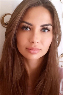 Ukrainian beauty yuliya from kiev with Light Brown hair age 39