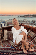 Girl from flagstaff marina with Blonde hair age 44 photo-26