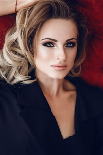 Russian wives online alina from kiev with Blonde hair age 24