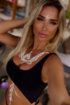 marbella bride anna with Light Brown hair age 27 photo-3