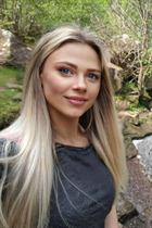 hull bride daina with Blonde hair age 42 photo-40