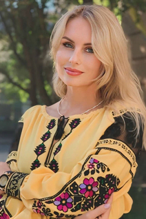 Chica ucraniana soltera marina de ivano-frankovsk con pelo Rubio y edad 39