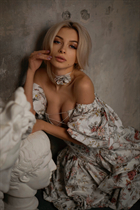Femme célibataire ukrainienne kamila de kiev avec Blond cheveux, âge 30 photo-2