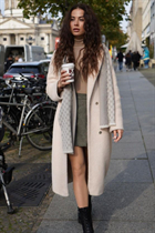 Beautiful woman of Ukraine anastasia from calgary with Dark Brown hair age 30 photo-16