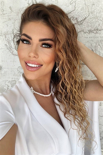 Novia por correo ucraniana alexandra de odesa con pelo Marrón claro y edad 38