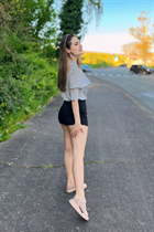 Mariée de limoges luiza avec Chatain clairs cheveux, âge 23 photo-10