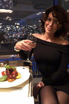 Dating a ukrainian woman diana from kiev with Black hair age 41 photo-6