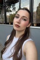 Dating a ukrainian woman valeriia from zaporozhye with Light Brown hair age 21 photo-1