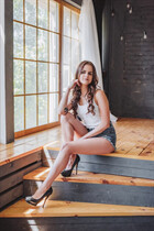 Saliendo con una mujer ucraniana alina de nikolaev con pelo Negro y edad 32 photo-3