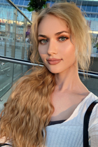 Bride from wrocław veronika with Blonde hair age 24 photo-4