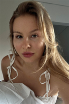 Fille de bali diana aux cheveux Blond, age 26 photo-1