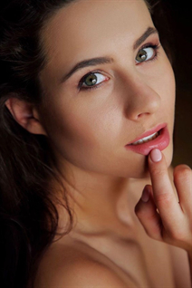 Ukraine mail order bride irina from kiev with Dark Brown hair age 27