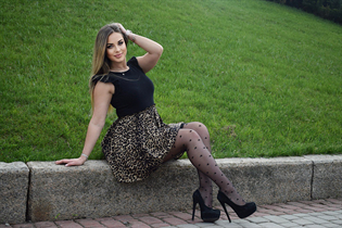 Ukrainian single woman anna from kharkov with Blonde hair age 37 photo-18