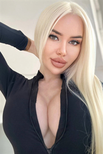 Gorgeous Ukrainian bride hanna from kyiv with Blonde hair age 24