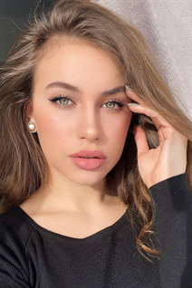 Date ukrainian girl ruslana from khmelnitsky with Light Brown hair age 27