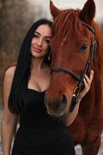 Novia de batumi tatyana con pelo Negro y edad 38
