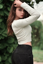 Meet Ukrainian girl diana from kiev with Dark Brown hair age 25 photo-2